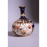 A SMALL ROYAL CROWN DERBY IMARI BUD VASE, 1336/6299 to base, height approximately 10cm