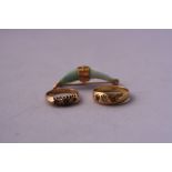 TWO 18CT GOLD RINGS, together with a brooch, one with hallmarks for Birmingham and stone