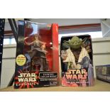 A BOXED THINKWAY TOYS STAR WARS EPISODE ONE BATTERY OPERATED DANCING JAR JAR BINKS FIGURE, not