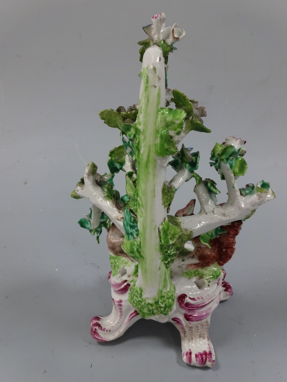 AN 18TH CENTURY BOW FIGURE GROUP, c.1760, modelled as monkey and squirrel eating leaves before - Image 2 of 3