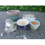 A COMPOSITE FROG WATER FOUNTAIN, a composite garden planter and three glazed pots (5)