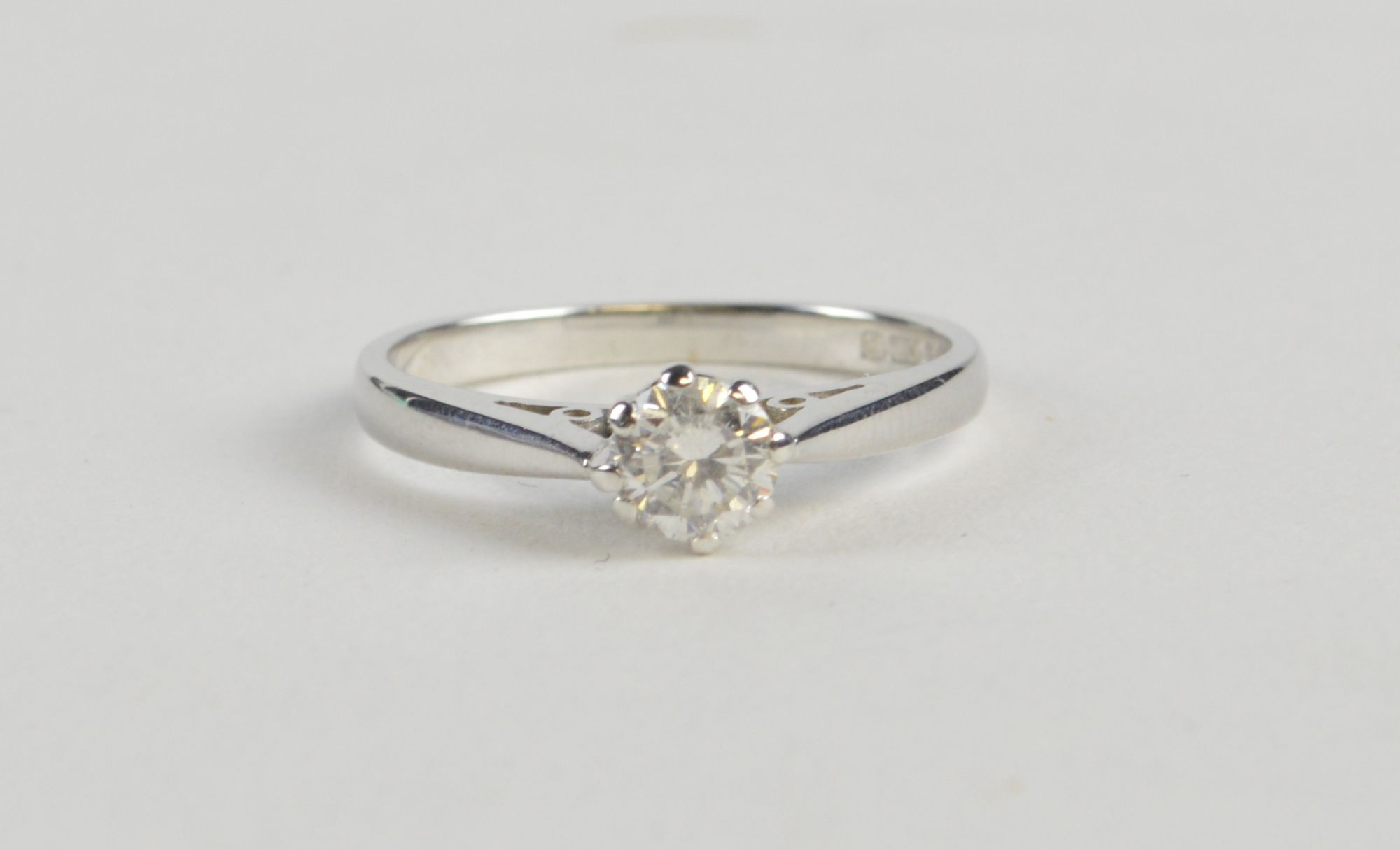 An 18ct white gold single stone diamond ring, approx 0.30ct, approx size L, approx 2.6g.