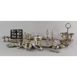 A collection of silver, to include a cased George V silver twin handled sugar bowl and cream jug,