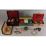 A miscellaneous collection of gold and costume jewellery, to include a 22ct gold wedding band,