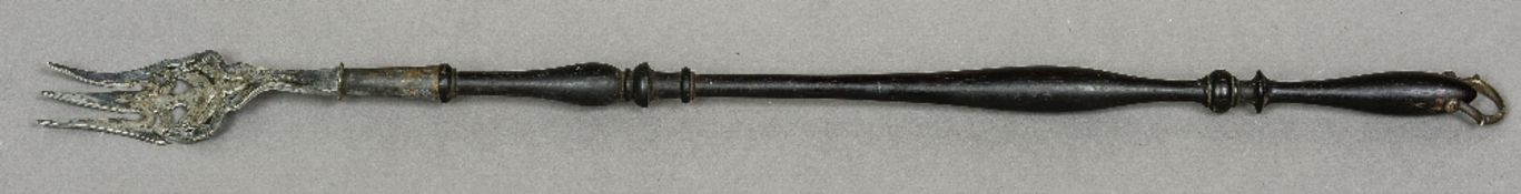 A George V silver toasting fork, hallmarked Sheffield 1919,