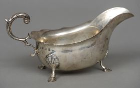 A George V silver sauce boat, hallmarked Sheffield 1926,