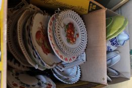 A quantity of decorative china