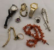 A small quantity of jewellery