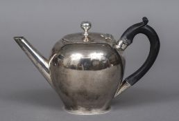 An 18th century Scottish silver teapot, hallmarked for Edinburgh, date letter P,