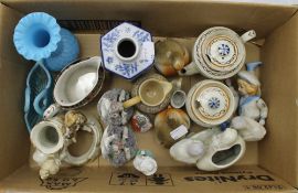 A quantity of small porcelain including early creamware