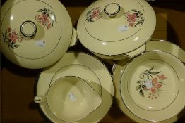 A quantity of Alfred Meakin dinner wares