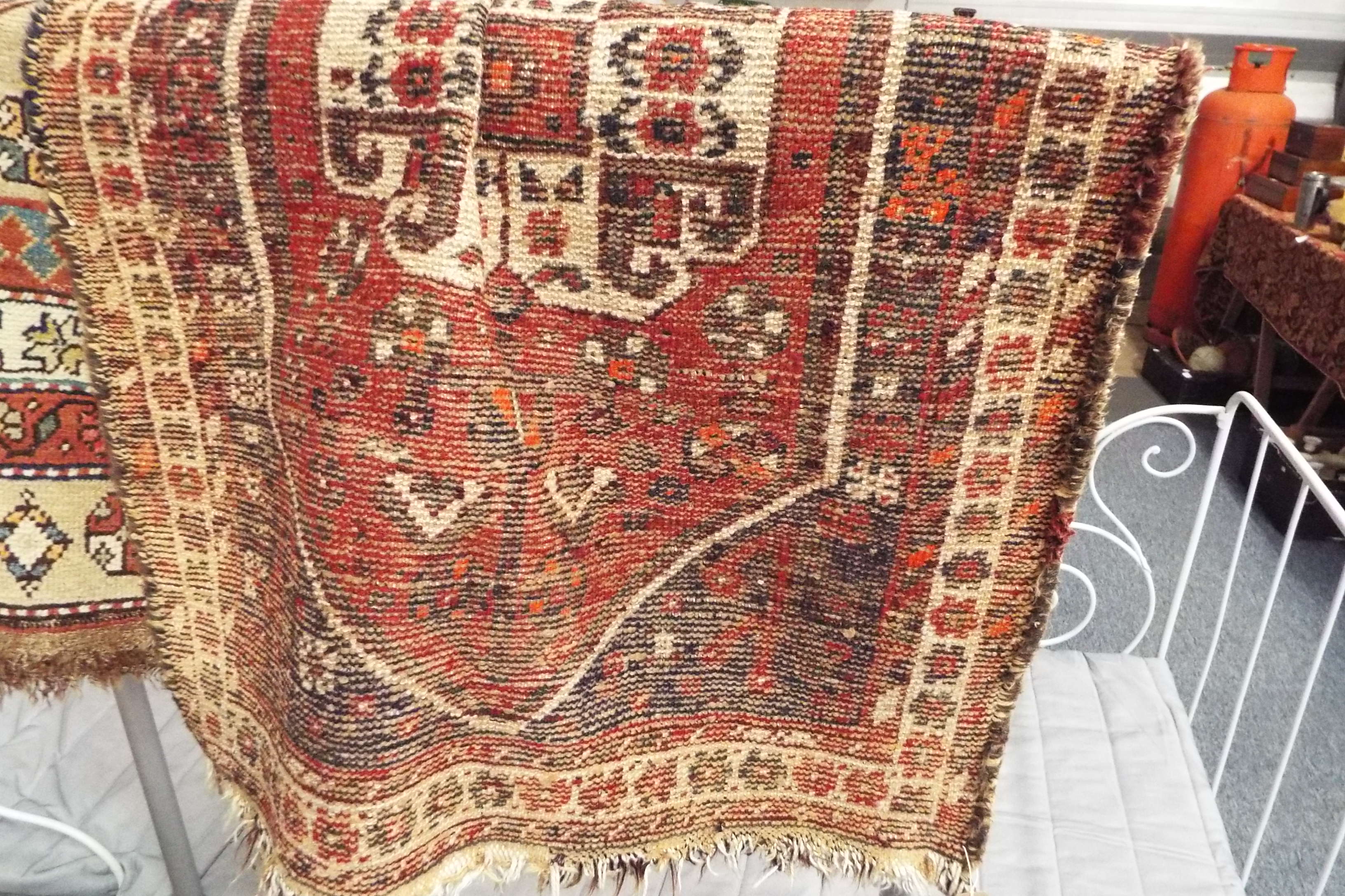 A beige ground Hamadan style rug 128 cm x 84 cm