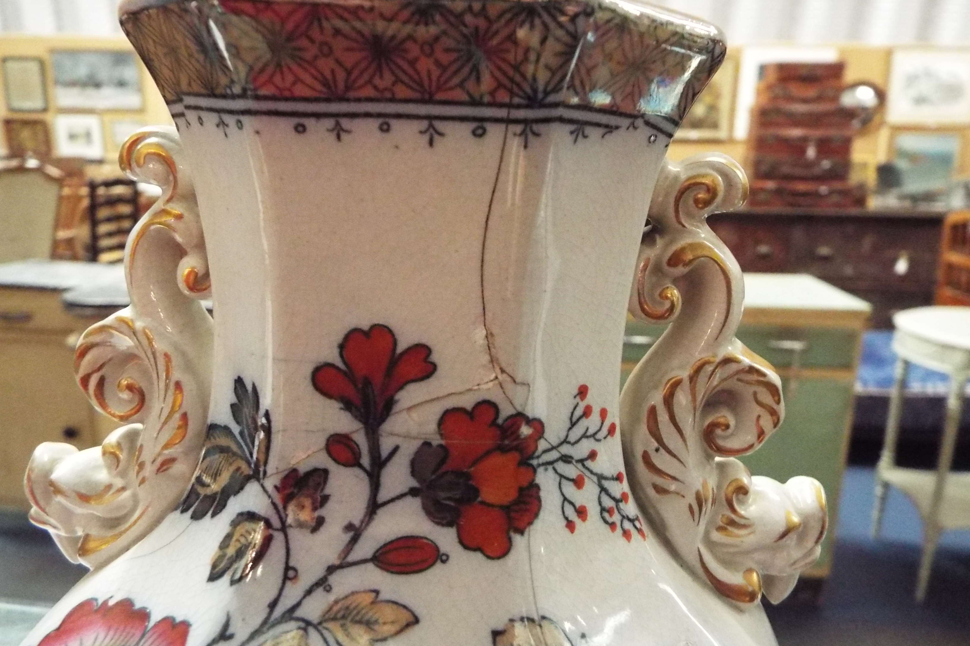A pair of 19thC Chinese style lidded vases Damage to top right and hairline crack - Image 3 of 11