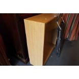 A bookcase having adjustable shelves