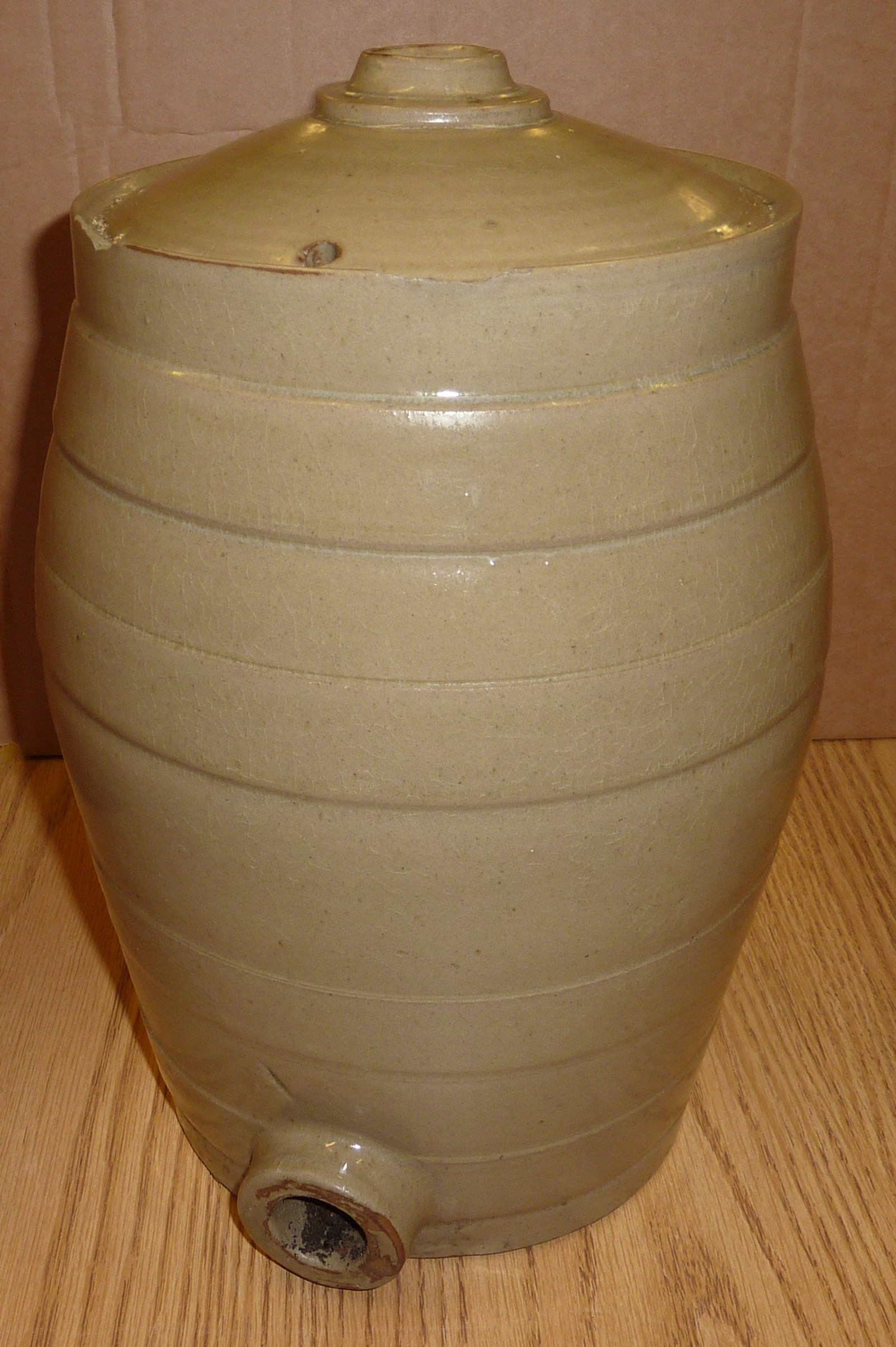 Stoneware flagon (missing tap)