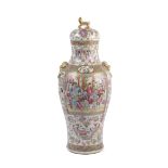 19th CENTURY CHINESE VASE WITH COVER