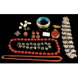 A quantity of assorted Chinese & Chinese taste jewellery including a champleve cloisonne enamel