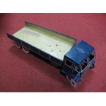 A Mid XX Century Tinplate Eight Wheel Articulated Lorry, by Mettoy. Clockwork, finished in blue with