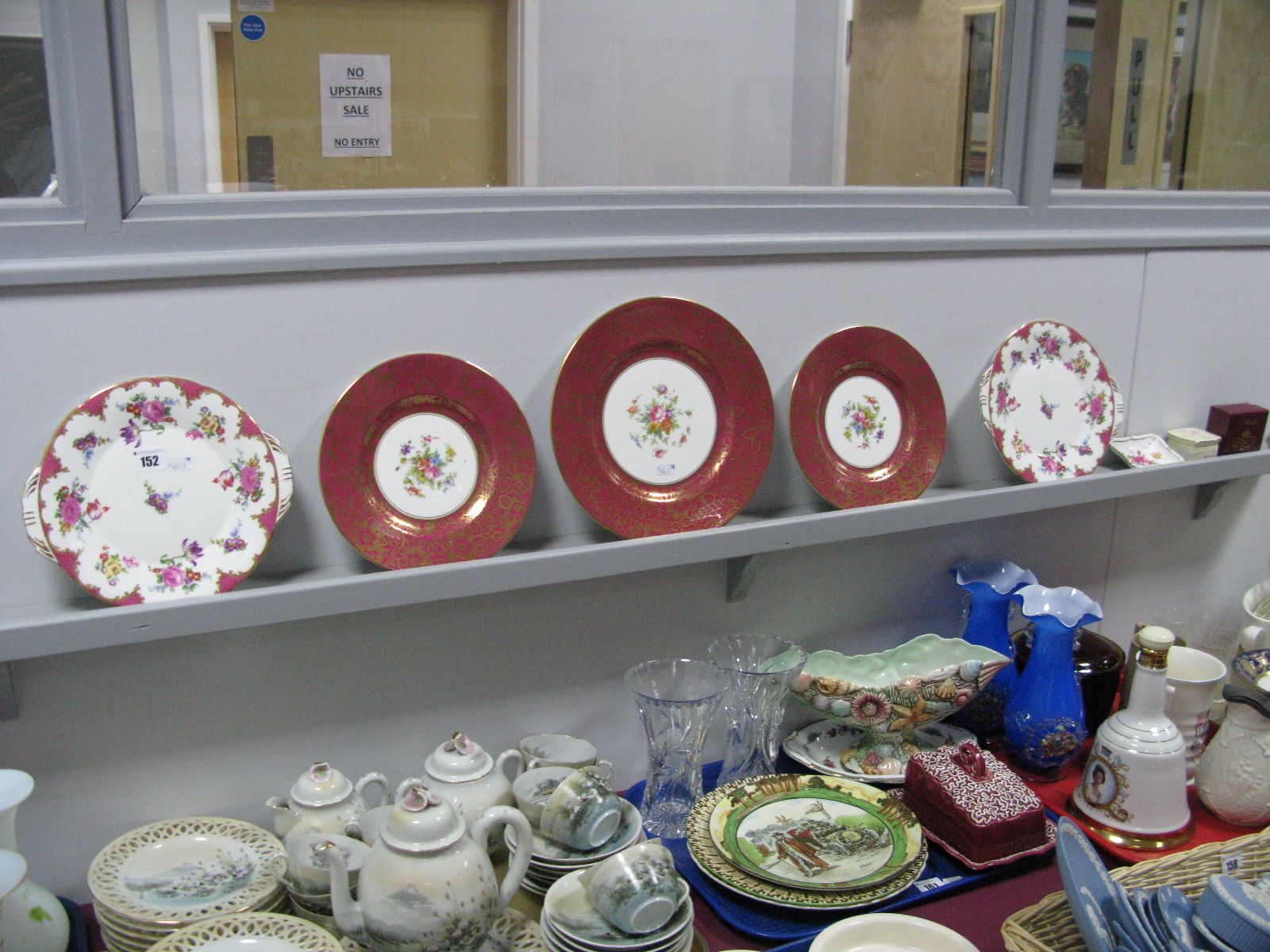 A Large Minton China Plate, decorated with the Brocade pattern and handpainted to the centre with