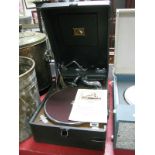 A HMV Model 102 Portable Gramophone, with instructions for assembling and operating, and a case of