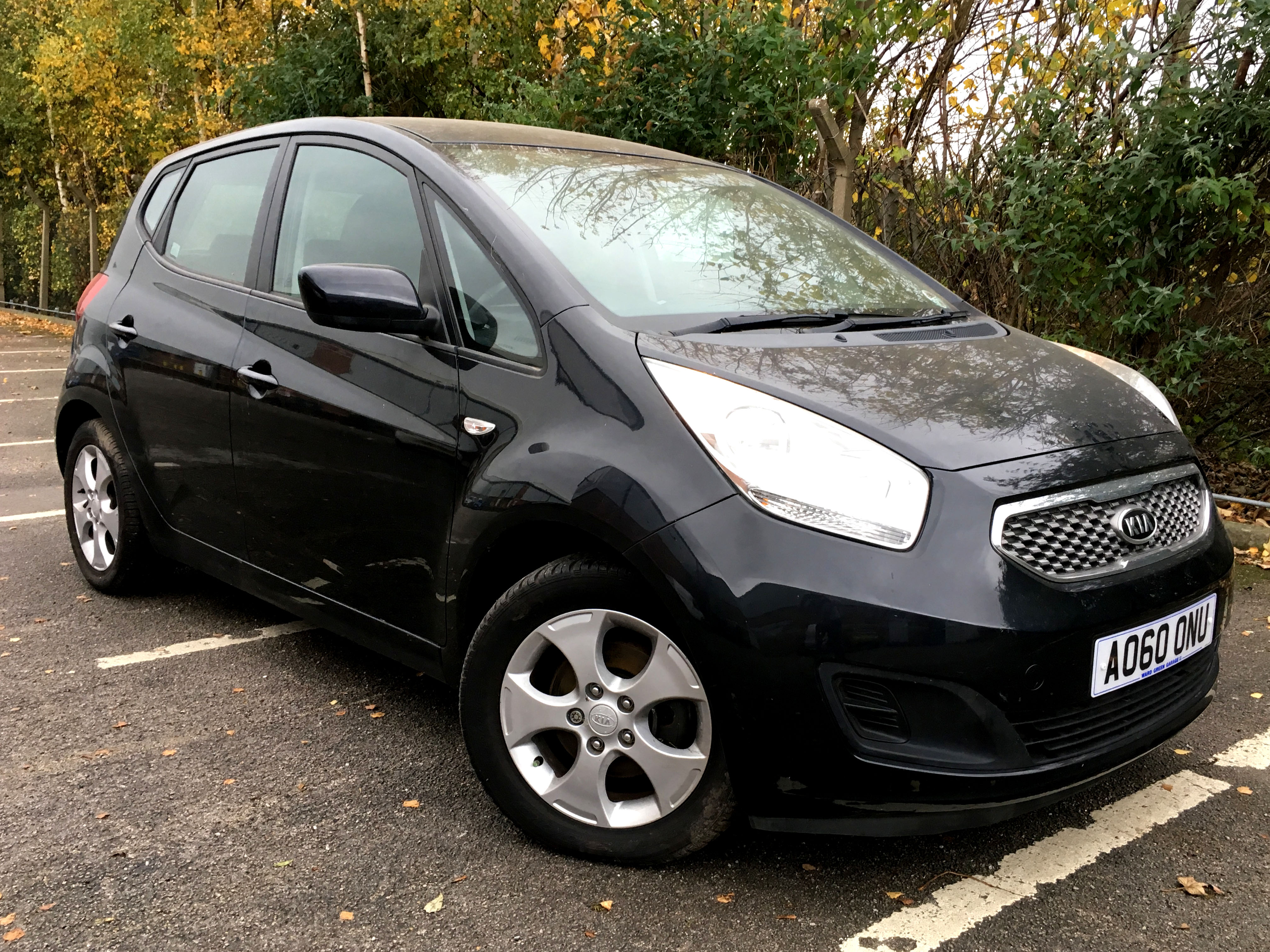 2010 Kia Venga (AO60 ONU), 1.6 Petrol Automatic 5-Door Hatchback in Black, 37,000 Miles, Service His