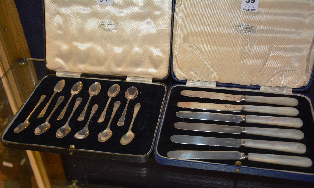 A set of six silver bladed butter knives, hallmarks for Sheffield 1932,