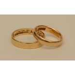 Two 18ct gold wedding bands, both stamped 18ct, ring size O & J, 7.