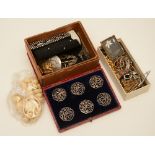 A quantity of decorative costume jewellery and collectables,