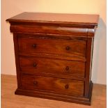 A Victorian style chest of drawers, with drawer above three graduated drawers,