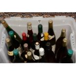 18 bottles of mixed vintage wine, to include 1991 Meursault Repiteau, 1994 Vordeaux Sauvingnon,