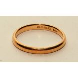 An 18ct gold wedding band, 3.