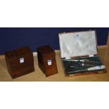 A mixed lot of collectables, comprising of boxed horn handled bottle & wine opening set,