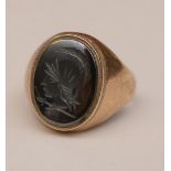 A gents nine carat gold seal ring, 4.