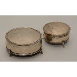 Two silver trinket boxes, of circular form, one bearing hallmarks for Birmingham 1926-7,