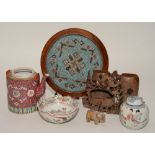 A collection of Chinese collectables, to include a famille rose ginger jar,