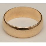 A 9ct gold gents wedding band, stamped 375 to underside, ring size Z, 7.