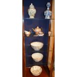 A mixed lot of Victorian and later porcelain, to include Chinese export bowls,