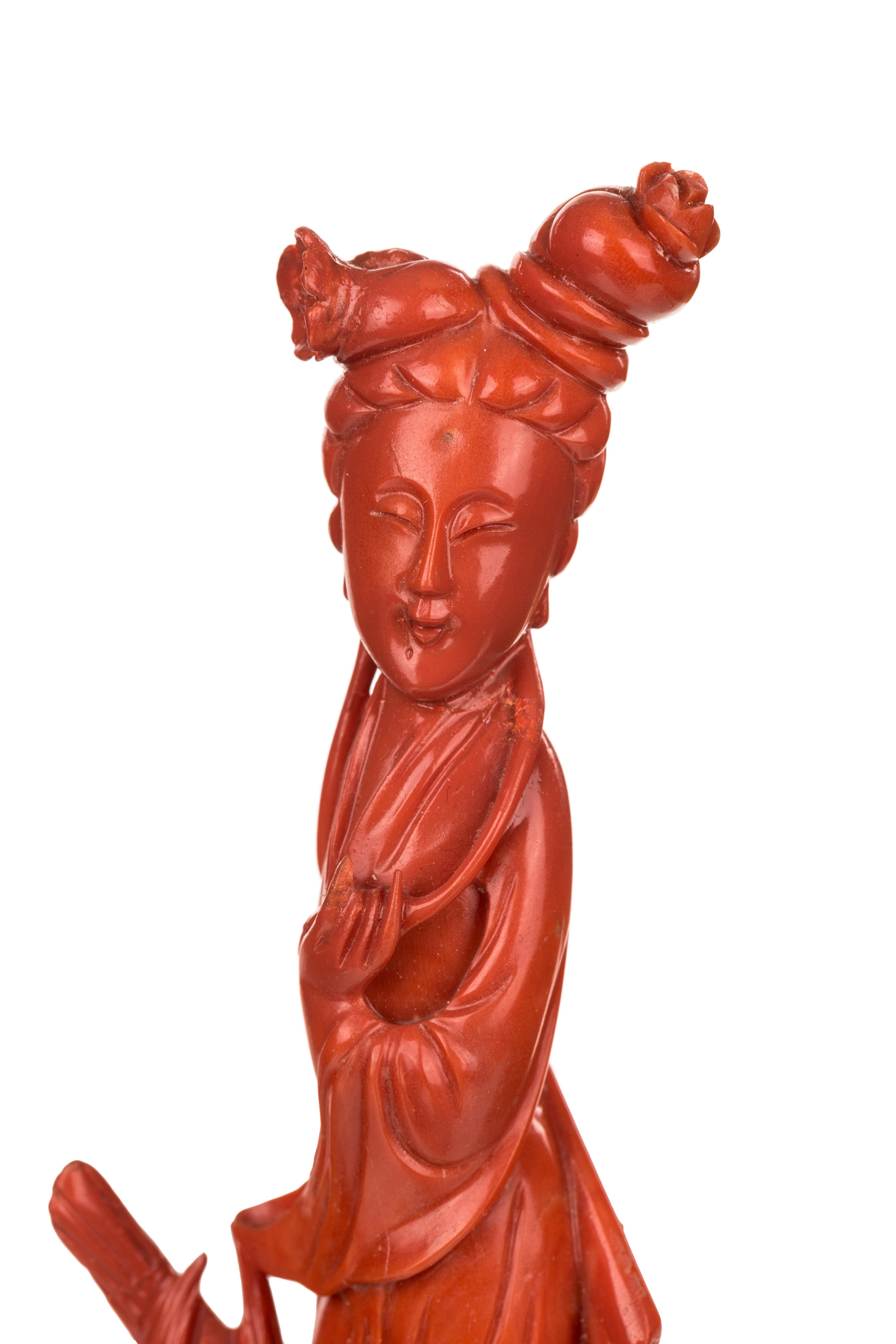 A CHINESE CARVED RED CORAL FIGURE OF A GUANYIN - Image 3 of 4
