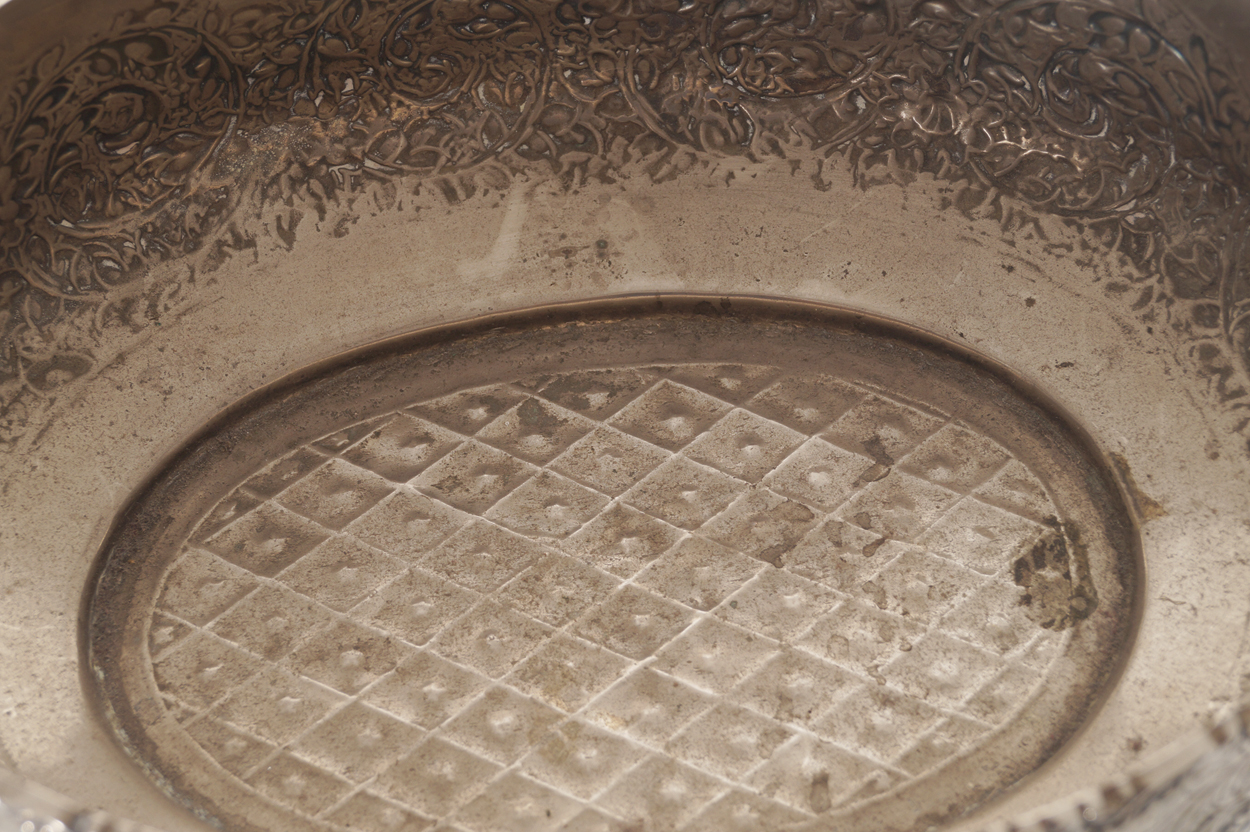 Nineteenth-century Sheffield oval basket with chased and repousse decoration, suspended on a - Image 5 of 6