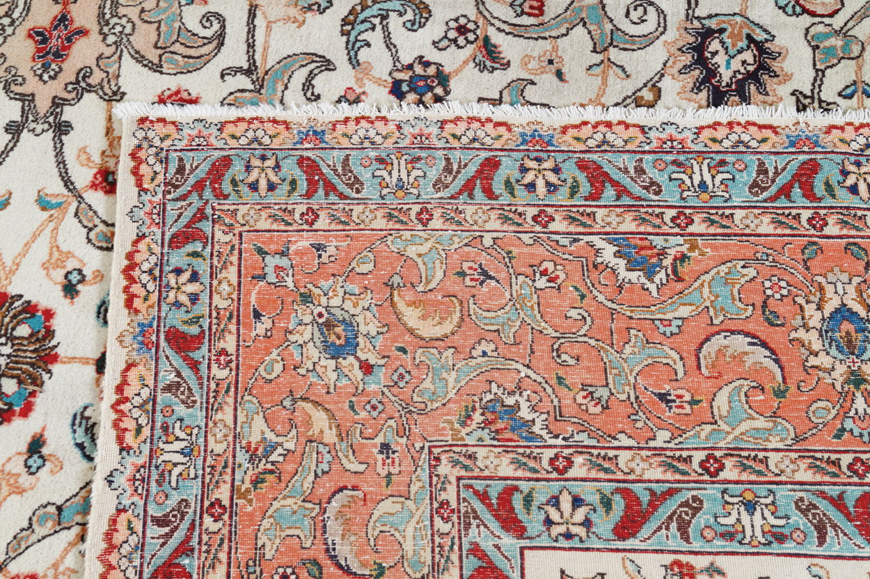 NORTHWEST PERSIAN TABRIZ CARPET, CIRCA 1920 on ivory ground with all over field and red border 284 x - Image 8 of 9