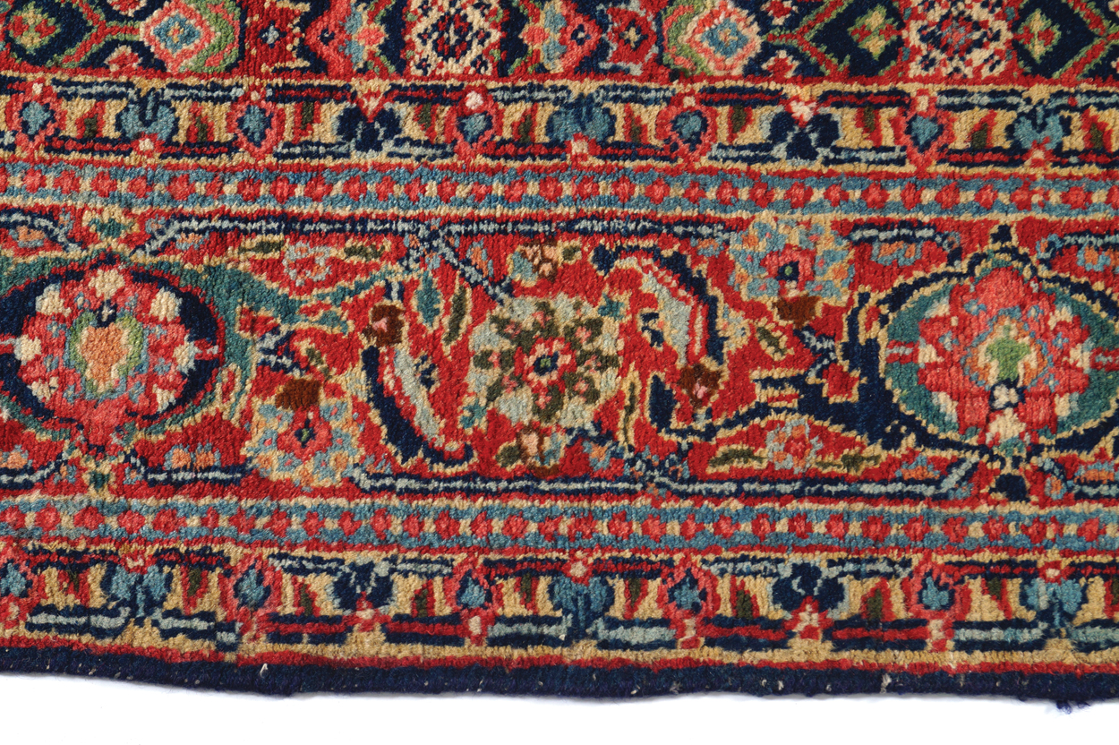 NORTHWEST PERSIAN FEREHAN CARPET, CIRCA 1910 with all over field 304 x 170 cm. Worldwide shipping - Image 5 of 7