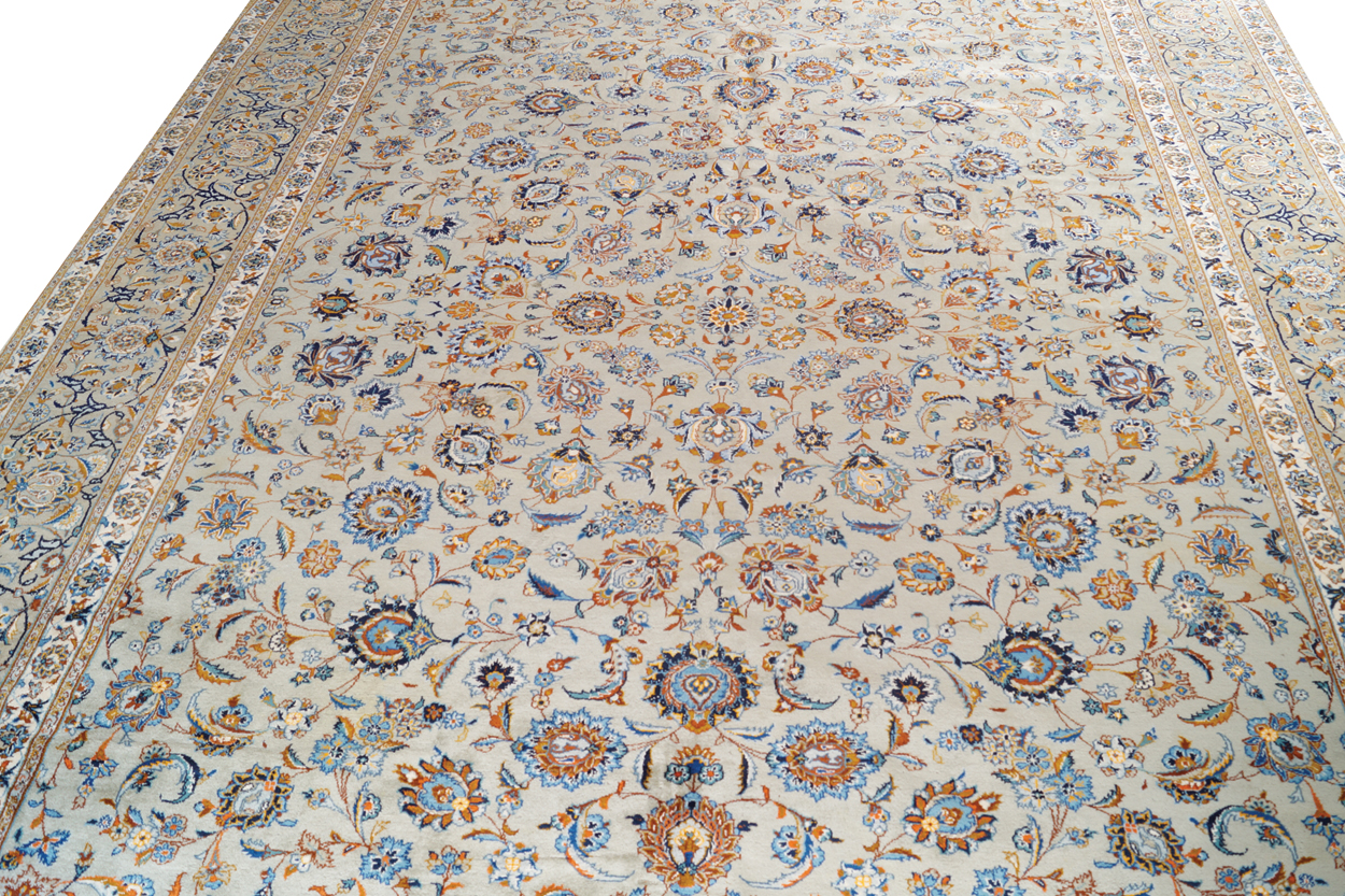 WEST PERSIAN KASHAN CARPET with all over field, two narrow ivory borders and a single larger - Image 2 of 8