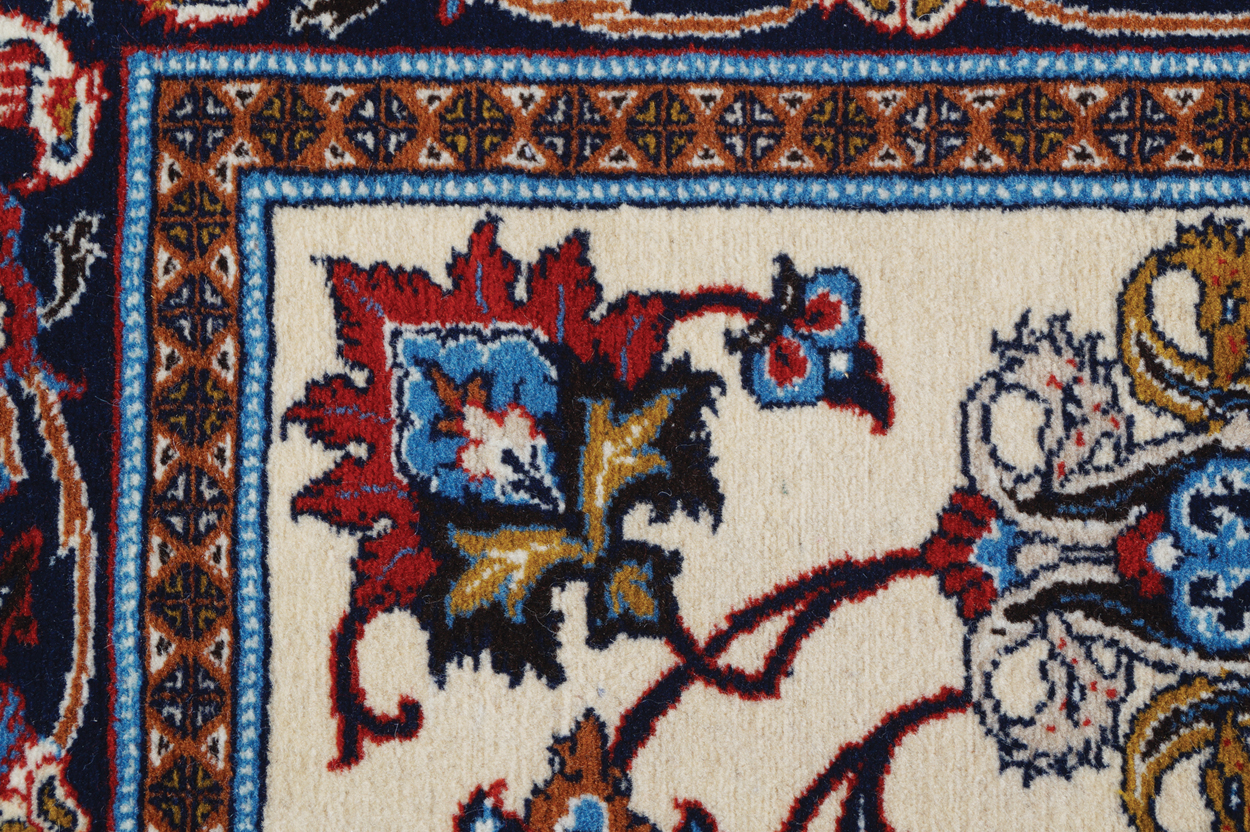 CENTRAL PERSIAN ISFAHAN RUG, CIRCA 1930 on ivory ground with all over field 139 x 230 cm. - Image 7 of 8
