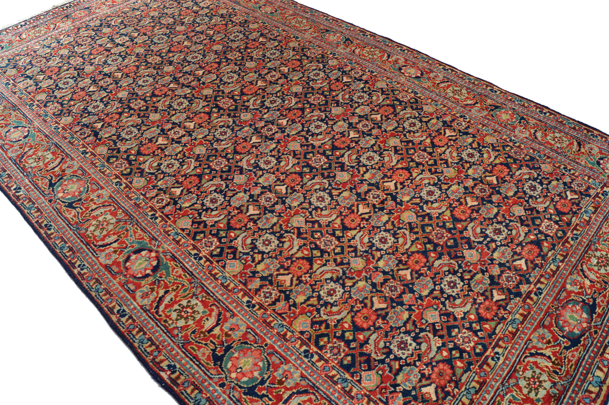 NORTHWEST PERSIAN FEREHAN CARPET, CIRCA 1910 with all over field 304 x 170 cm. Worldwide shipping - Image 2 of 7