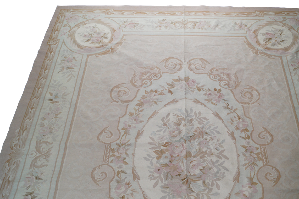 FRENCH AUBUSSON CARPET with ivory rosette medallion 355 x 276 cm. Worldwide shipping available. - Image 8 of 8