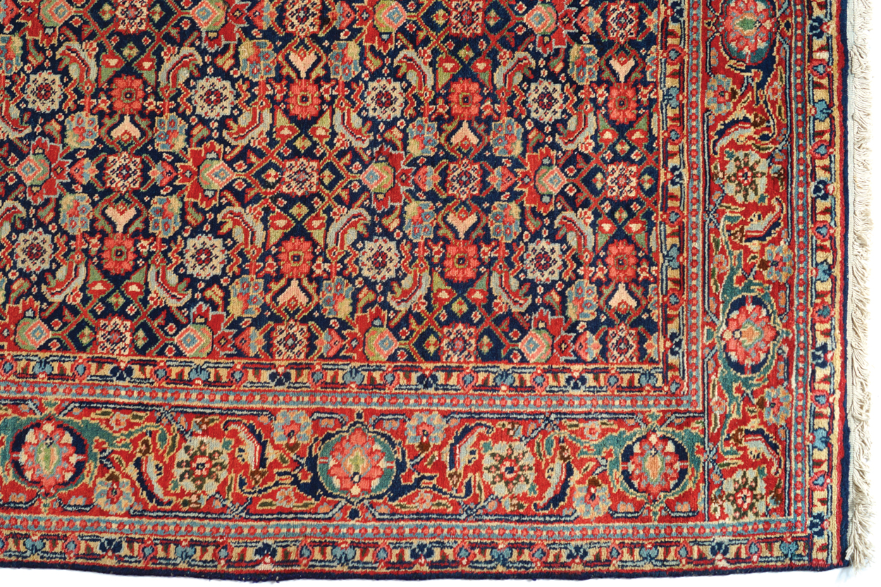 NORTHWEST PERSIAN FEREHAN CARPET, CIRCA 1910 with all over field 304 x 170 cm. Worldwide shipping - Image 3 of 7