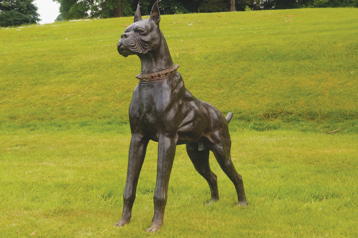 PAIR OF BRONZE SCULPTED BULL DOGS 130 cm. high; 110 cm. wide; 30 cm. deep (2) Worldwide shipping