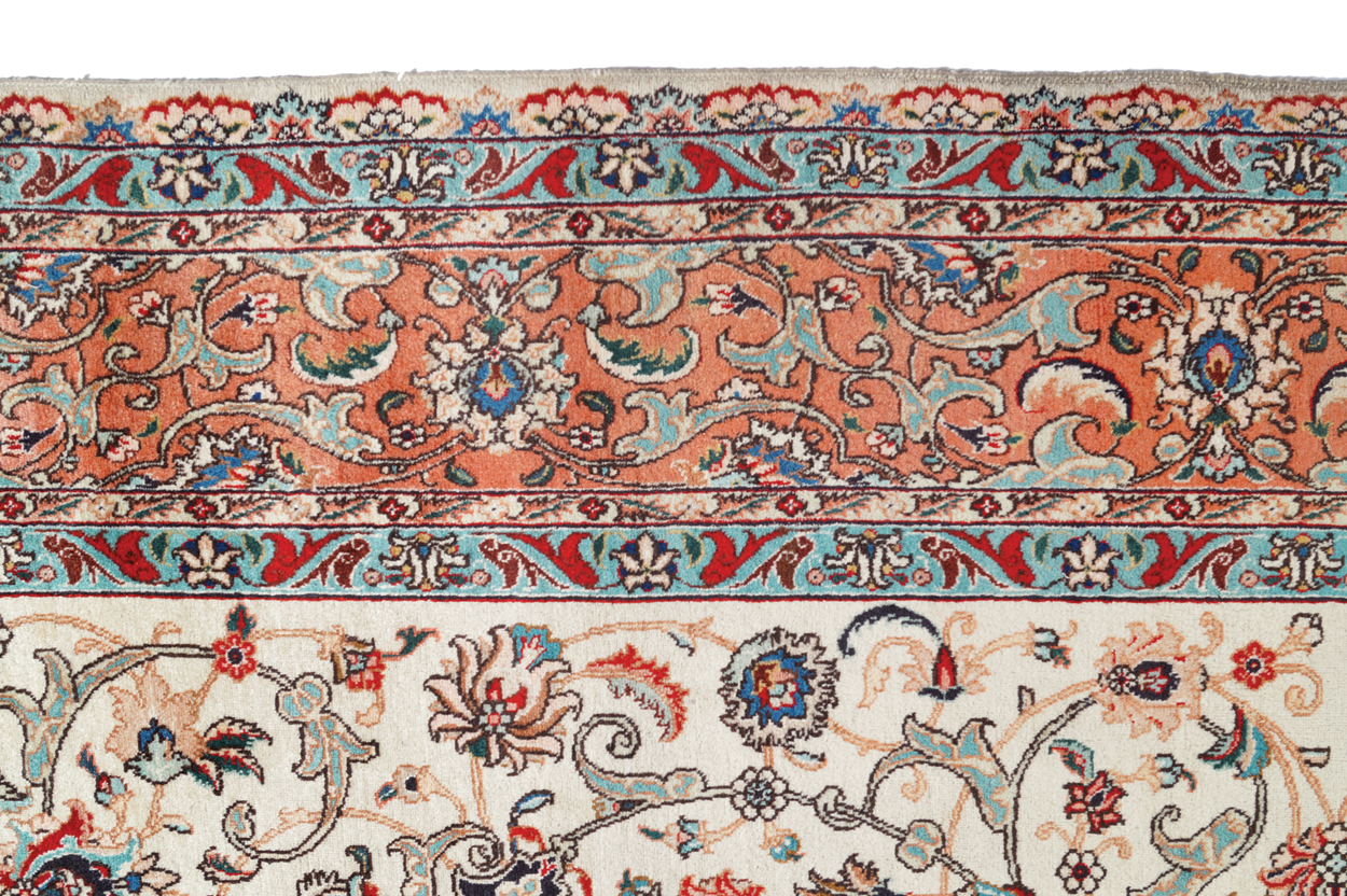 NORTHWEST PERSIAN TABRIZ CARPET, CIRCA 1920 on ivory ground with all over field and red border 284 x - Image 2 of 9