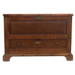 SMALL EIGHTEENTH-CENTURY PERIOD MAHOGANY BLANKET CHEST the rectangular lift-up top above a