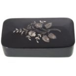 NINETEENTH-CENTURY SILVER INLAID LACQUERED SNUFF BOX 7.5 cm. wide